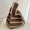 Ins Celebridade da Internet Nova Bolsa de Tricô Estilo Animal Fofo Bolsa Colete Bolsa Feminina Estilo Japonês e Coreano Versátil Bolsa de Tricô para Exterior