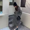 Novo Vestido Listrado Outono/Inverno 2025 Feminino Barra com Fenda Manga Longa Estilo Hong Kong Solto com Efeito Emagrecedor Acima do Joelho Vestido Suéter