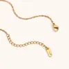 Europa y Estados Unidos transfronterizo simple Joker temperamento retro acero inoxidable chapado en oro de 18 quilates cuatro diamantes geométrico colgante collar