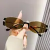 2026 Nuevas Gafas Pequeñas Marrones de Marco Estrecho, Estilo Retro Moderno de Gama Alta, Gafas de Sol Cat-Eye Adelgazantes para Mujer