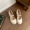 Sapatos Pequenos de Couro Elegantes Leves Estilo Britânico Retrô Salto Alto Grosso Femininos 2026 Novo Estilo para Combinar com Saias Sapatos Mary Jane de Salto Único