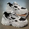 Sapatos Masculinos Outono Novo Sapatos de Malha Respirável Sapatos Masculinos da Moda Versátil de Sola Grossa com Aumento de Altura Esportivos Casuais Sapatos de Pai para Homens