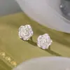 Pendientes de camelia moda femenina dulces frescos flor pendientes pendientes nuevo sensación fresca pequeños accesorios de flor al por mayor