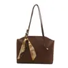 Otoño 2026 Nuevo Bolso Vintage de Gran Capacidad Estilo Coreano Moda Bolso de Hombro Tote para el Trabajo y los Viajes Bolso para Mujer Venta al por Mayor