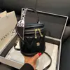 Bolso de Hombro Único de Moda Retro Transfronterizo 2026, Bolso Cruzado, Bolso de Mano para Mujer, Bolso Cubo Acolchado Simple Versátil