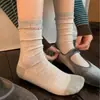 Calcetines de encaje de contraste café y verde hasta la mitad de la pantorrilla para mujer, rayas retro, adelgazantes, sin costuras, calcetines holgados, estilo academia japonesa, calcetines Zhuji