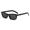 Gafas de Sol Cuadradas Clásicas, Estilo Retro Europeo y Americano, Gafas de Sol de Marco Pequeño para Chicas Populares, Aspecto de Alta Gama, Efecto Adelgazante para Rostros Cuadrados y Redondos, Gafas de Protección Solar