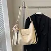 Bolso tote simple de gran capacidad para mujer, nuevo modelo otoño 2026, textura de alta calidad, adecuado para el trabajo y los desplazamientos, se puede usar como bolso de hombro o mochila