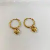 Pendientes Sencillos y de Nicho con Forma de Corazón de Amor para Mujer, Diseño de Lujo Ligero Estilo Francés, Pendientes de Alta Gama con Forma de Corazón Dorado
