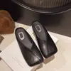 Sandalias planas cómodas de color liso para mujer, nuevo modelo primavera/verano 2026, para uso en exteriores, suela suave, estilo minimalista, sandalias cerradas sin cordones