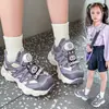 2026 Novos Sapatos de Pai com Botão Giratório para Meninas Primavera e Outono Malha Respirável Solado Macio Calçados Esportivos Casuais para Crianças de Tamanho Médio e Grande