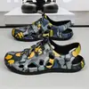 2026 Nuevas Sandalias Ligeras de EVA para Hombre, sin Cierre, para Exteriores, Transfronterizas, Tallas Grandes, con Cordones, Estampadas, Zapatos de Playa con Agujeros