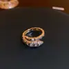Anillo Geométrico de Circonita Vintage Nicho de Gama Alta Anillo para Dedo Índice Moda Retro Joyería de Lujo Ligero para Mujeres