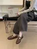 Outono 2026 Novo Estilo Britânico Vintage T-Strap Mary Jane Sapatos Pequenos de Couro Plano Francês Versátil Sapatos Individuais