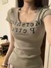 Camiseta de manga corta con cuello en U y estampado de letras de chica sexy estilo americano para mujer, nuevo diseño de verano 2025, estilo Pure Desire.