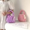 A mesma bolsa de balde feita à mão bolsa de crochê bolsa de mão de lã islandesa caseira presente para namorada