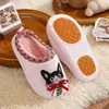 Lindas pantuflas de algodón para niños con temática de gato de dibujos animados, forradas de felpa para abrigar en otoño e invierno, con suela suave antideslizante, perfectas para usar en interiores y como cómodas pantuflas caseras para bebés