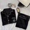 Estilo Primaveral de Gama Alta Otoño e Invierno Pijama de Terciopelo Dorado para Niñas de Manga Larga de Lujo Cálido Cardigan de Invierno Conjunto de Ropa para el Hogar
