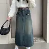 Em estoque Saia Jeans Vintage Feminina 2024 Novo Design Primavera e Outono Cintura Alta Linha A Emagrecedora Fenda Comprimento Médio