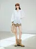 Camisa Blanca Bordada Calada Estilo Bohemio Francés Nanyou para Mujer, Cuello en V, Corte Holgado, Estilo Vacacional Adelgazante Camisa de Ganchillo