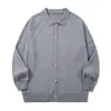 Camisa polo da moda Rumeng estilo japonês com mangas raglã, design de malha simples para homens, corte solto, adequada para casais e versátil para uso casual no outono