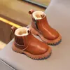 Botas de algodão e couro infantis de inverno 2026 estilo britânico punho de meia elástico botas Martin para meninos botas quentes para meninas para o Nordeste nevado