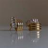 Exquisitos pendientes de metal entrelazado con circonitas, pendientes coreanos sencillos, elegantes y a la moda con personalidad que combinan con todo, pendientes hechos a mano.