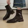Primeiro Encontro Temporada Couro Macio Emagrecedor Plus Size Feminino Bico Quadrado 2026 Novo Outono/Inverno Salto Grosso Elástico Botas Slim Botas de Moda