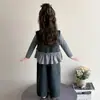 Conjunto de tres piezas a la moda estilo coreano para niñas con volantes, nueva colección otoño 2026, elegante conjunto de chaleco y pantalones de pierna ancha para niñas pequeñas