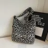 2026 Bolsa de Compras Informal Elegante de Gran Capacidad con Estampado de Leopardo Estilo Perezoso Individual Bolso de Hombro Cruzado de Moda para Mujer
