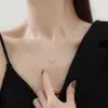 Pingente de Laço em Prata Pura S999 Design Gentil e Luxuoso Colar de Clavícula Doce e Simples com Contas Mobius para Mulheres