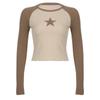 Camiseta de mujer con cuello redondo y manga larga con parche de estrella distintivo de otoño europeo y americano Y2K para chica atractiva de calle en color contrastante