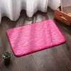 Tapete de porta de cor sólida em veludo coral com relevo de pedra, tapete de chão absorvente para banheiro, tapete de carpete para corredor doméstico, varanda