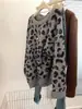 Suéter de Tricô Cinza com Estampa de Leopardo, Gola Redonda, Manga Longa para Mulheres, Novo Estilo 2025, Estilo Preguiçoso, Top de Alta Qualidade, Outono
