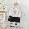 Traje de Verano de Manga Corta para Niños 2024 Nuevo Estilo Ropa para Bebé Niño Cárdigan Recto con Letras Conjunto Falso de Tres Piezas