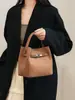 Bolso Cubo 2026 Nuevo Bolso de Cesta de Verduras de Moda Bolso de Mano Versátil con Textura Bolso de Hombro para el Viaje Diario