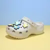 Crocs para Niños Pokemon Pantuflas para Niños Sandalias de Verano para Niños Nuevas 2026 Zapatos Ligeros para Playa al Aire Libre