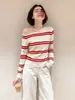 Top de punto a rayas rojas y blancas de un solo hombro descubierto manga larga para mujer, nuevo estilo de otoño, atuendo bonito, capa interior deslumbrante 10971