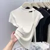 2026 Verão Novo Estilo Popular Feminino Manga Curta Slim Fit Camiseta com Design Valorizador e Detalhe de Fita Estiloso