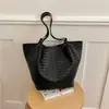 26 novas bolsas de ombro, bolsas de mão com padrão trançado estilo coreano, bolsas tote grandes e versáteis, modernas e estilosas