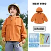 Chaqueta Impermeable para Niños Europeos Derecha Otoño 2026 Nuevo Estilo Primavera y Otoño Ropa Infantil Top de Exterior para Niños Pequeños Moderno