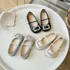 Sapatos de Princesa para Meninas 2026 Primavera Novo Estilo Strass Prata para Performance Infantil Sapatos Planos de Couro com Cristal Sapatos Individuais
