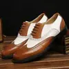 Zapatos de Hombre Transfronterizos Nuevo Brogue Tallado Talla Grande Combinación de Colores Modernos Versátiles para Hombres Jóvenes Formales de Negocios Zapatos de Cuero para Hombres