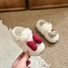 Sapatos de Pelúcia para Meninas 2026 Outono/Inverno Novo Estilo Crianças Solado Macio Forrados com Lã Sapatos Birkenstock Menina Bebê Algodão de Duas Camadas Sapatos Quentes de Algodão