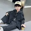 Conjunto de Sudadera de Otoño para Niños 2026 Nuevo Atuendo Elegante y de Moda para Niños de 3-4 Años, Conjunto de Tres Piezas de Ropa Infantil de Moda