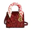 Bolsa Lady Dior Bordada para Mulheres 2026 Nova Vintage Pequena Quadrada de Luxo Leve Bolsa de Mão Versátil na Moda Bolsa de Ombro Transversal