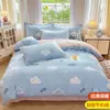 Conjunto de Roupa de Cama Yunjin Milk Velvet de Quatro Peças, Lençol e Capa de Edredom de Flanela Espessa Coral Fleece para Inverno, Conjunto de Três Peças de Fleece para Dormitório Estudantil