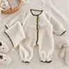 Conjunto Nuevo de Lana de Cordero para Bebés Niños y Niñas Otoño e Invierno, Conjunto de Dos Piezas Grueso y Cálido, Ropa Suave para Casa de Bebé