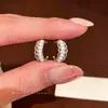 Brincos de Pérola em Formato de C com Renda de Strass Inlaid Agulha de Prata Temperamento Francês Estilo Simples Brincos Leve Luxo Sensação de Alta Qualidade Acessórios para Brincos Venda por Atacado