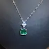 Collar Colgante Set con Diamantes de Alto Carbono, Corte Princesa, Flor de Hielo Esmeralda de Lujo Ligero, Anillo Set de Diamante Verde Versátil y Sencillo